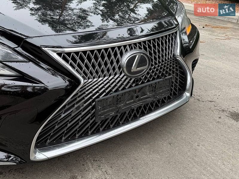 Седан Lexus LS 2018 в Киеве