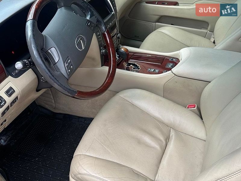 Седан Lexus LS 2008 в Киеве