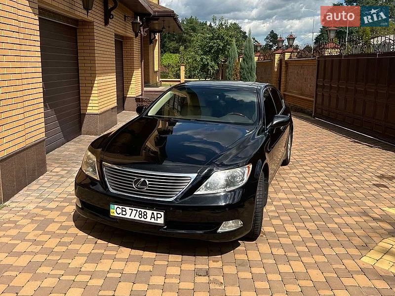 Седан Lexus LS 2008 в Киеве