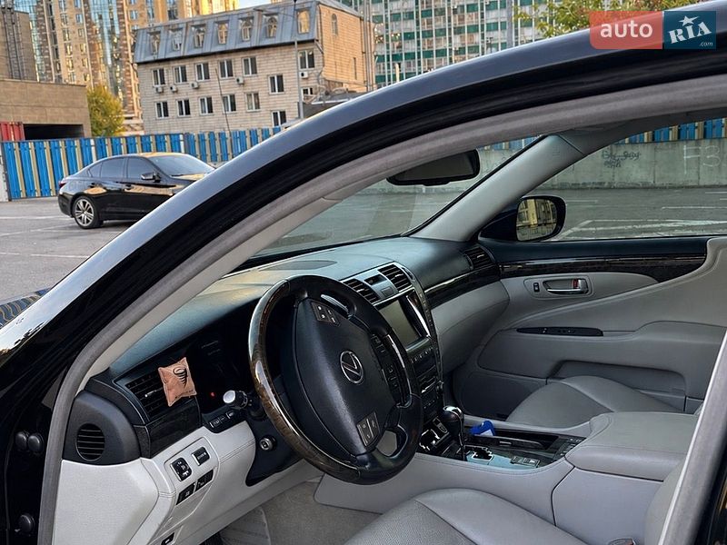 Седан Lexus LS 2007 в Киеве