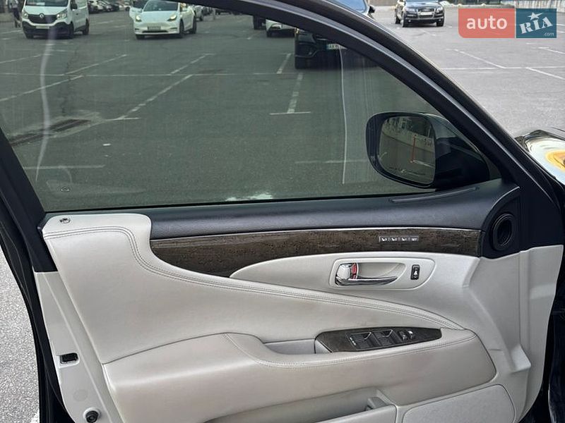 Седан Lexus LS 2007 в Киеве