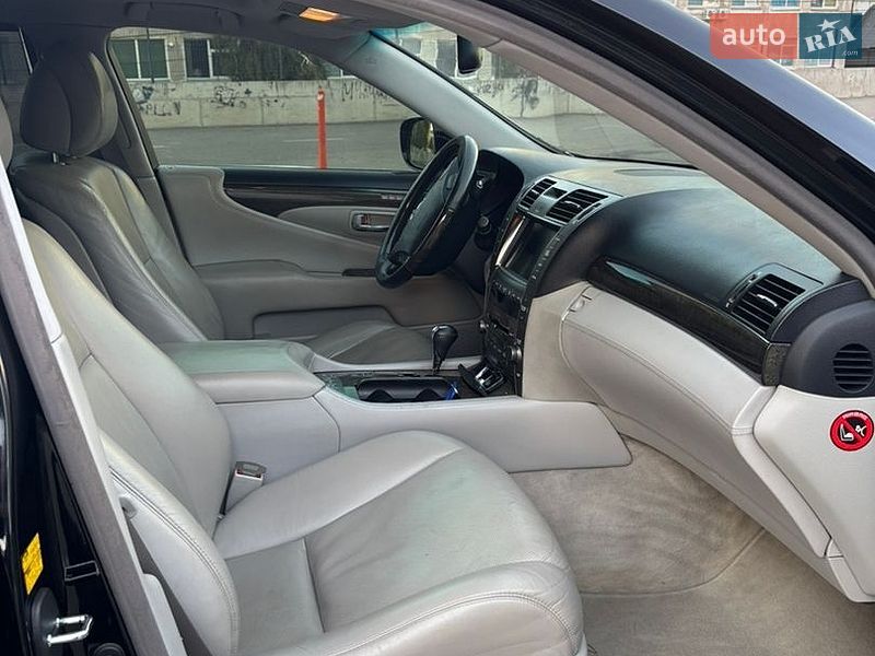 Седан Lexus LS 2007 в Киеве