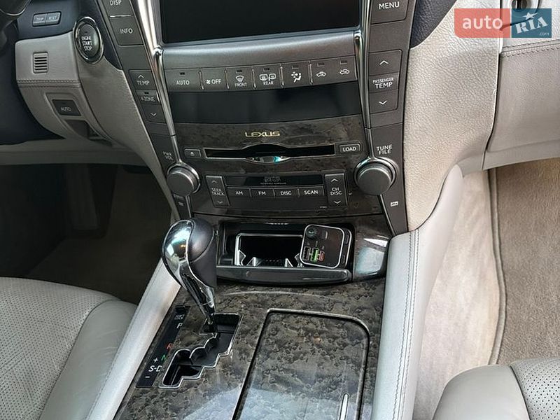 Седан Lexus LS 2007 в Киеве