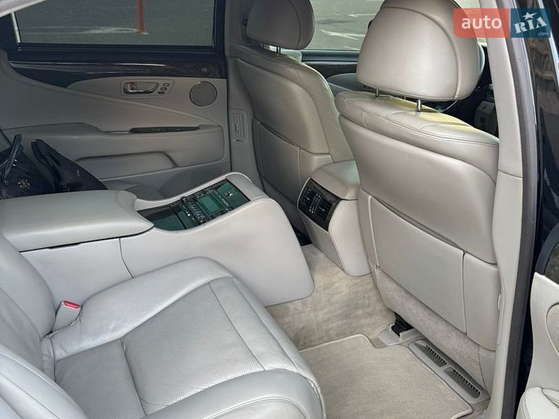Седан Lexus LS 2007 в Киеве