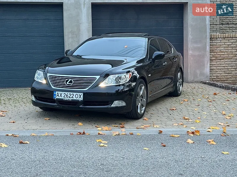 Lexus LS