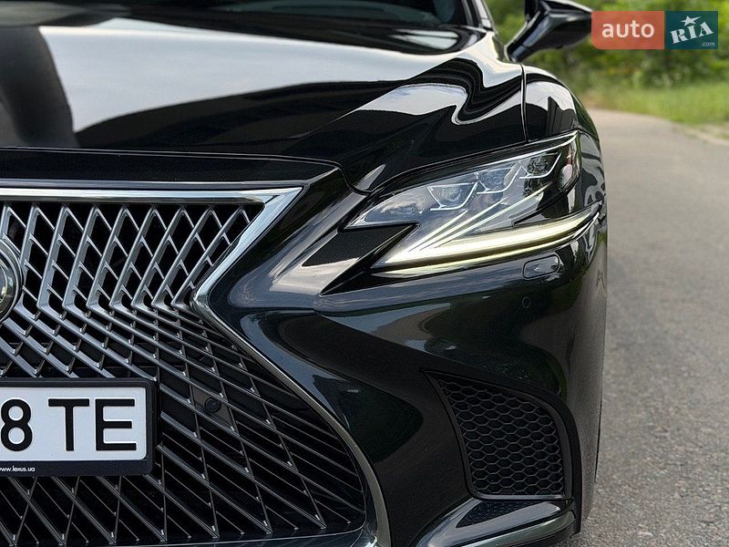 Седан Lexus LS 2018 в Киеве