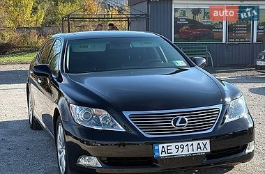 Седан Lexus LS 2008 в Кривом Роге