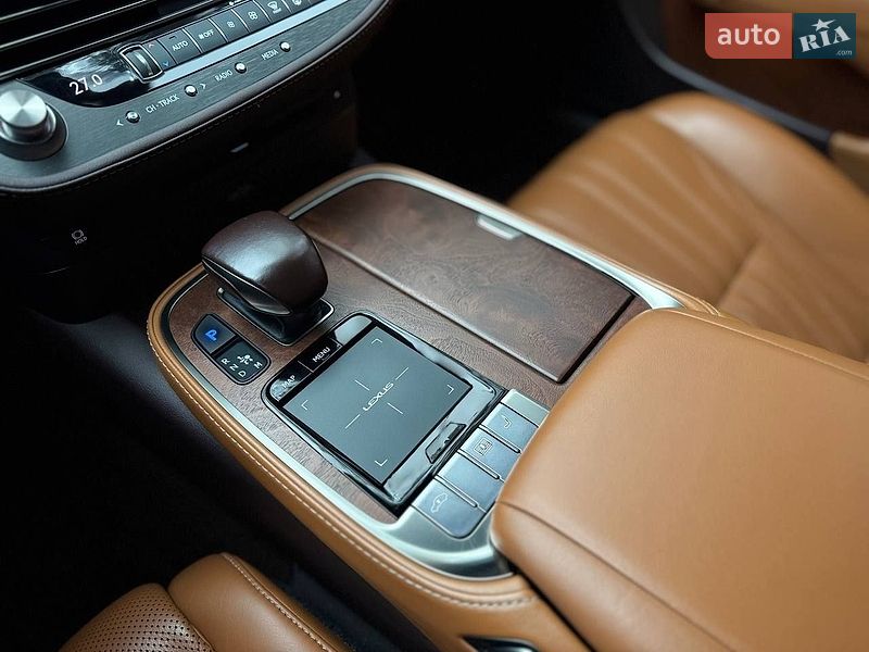 Седан Lexus LS 2018 в Києві