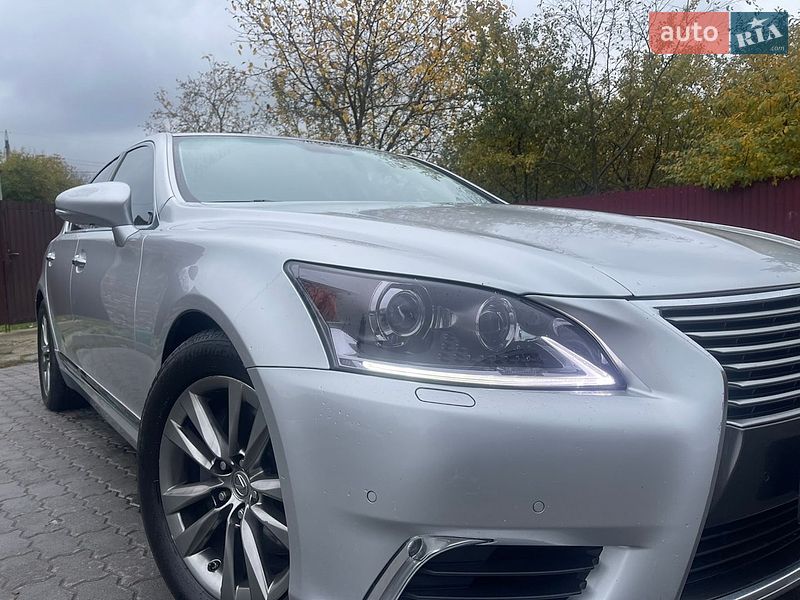 Седан Lexus LS 2013 в Львові