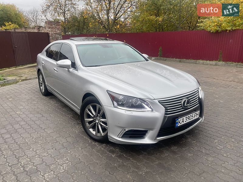 Седан Lexus LS 2013 в Львові