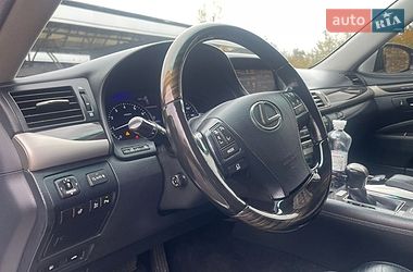 Седан Lexus LS 2013 в Львові