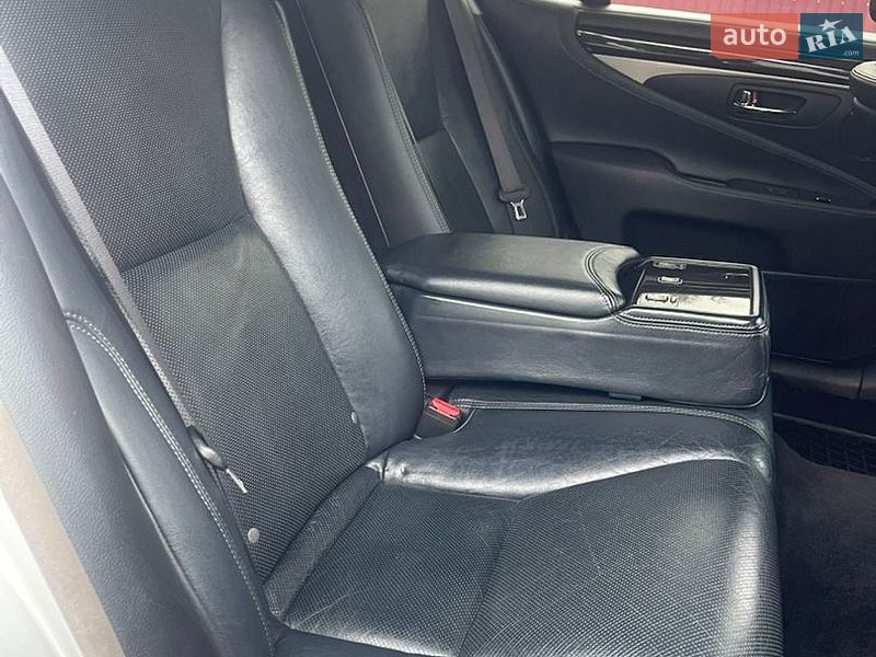 Седан Lexus LS 2013 в Львове фото 39 Седан Lexus LS 2013 в Львове