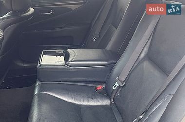 Седан Lexus LS 2013 в Львові