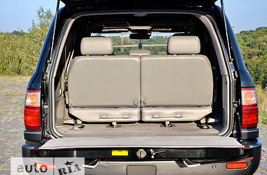 Внедорожник / Кроссовер Lexus LX 2003 в 