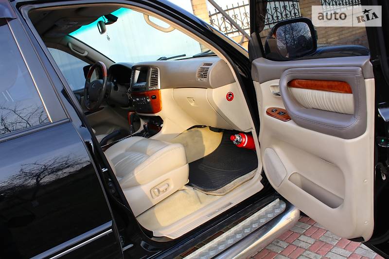 Внедорожник / Кроссовер Lexus LX 2003 в Одессе