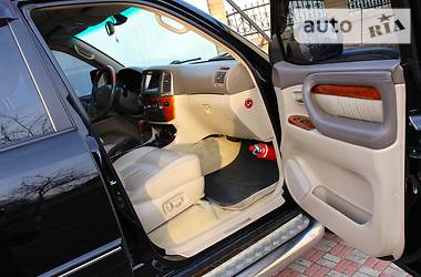 Позашляховик / Кросовер Lexus LX 2003 в 