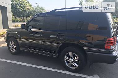 Позашляховик / Кросовер Lexus LX 2006 в 