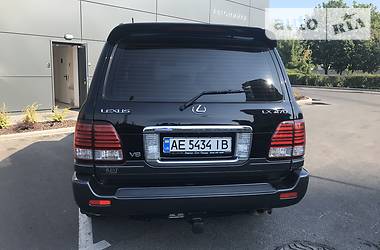 Позашляховик / Кросовер Lexus LX 2006 в 