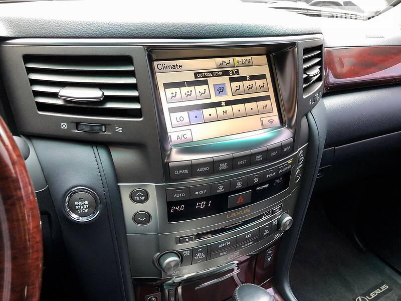 Позашляховик / Кросовер Lexus LX 2011 в Києві