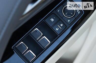 Позашляховик / Кросовер Lexus LX 2017 в 
