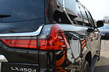 Позашляховик / Кросовер Lexus LX 2017 в 