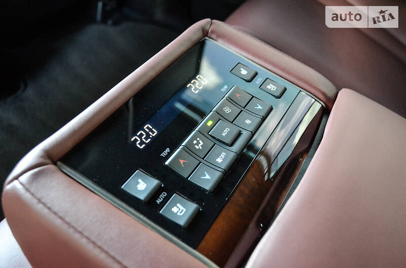 Позашляховик / Кросовер Lexus LX 2016 в Києві