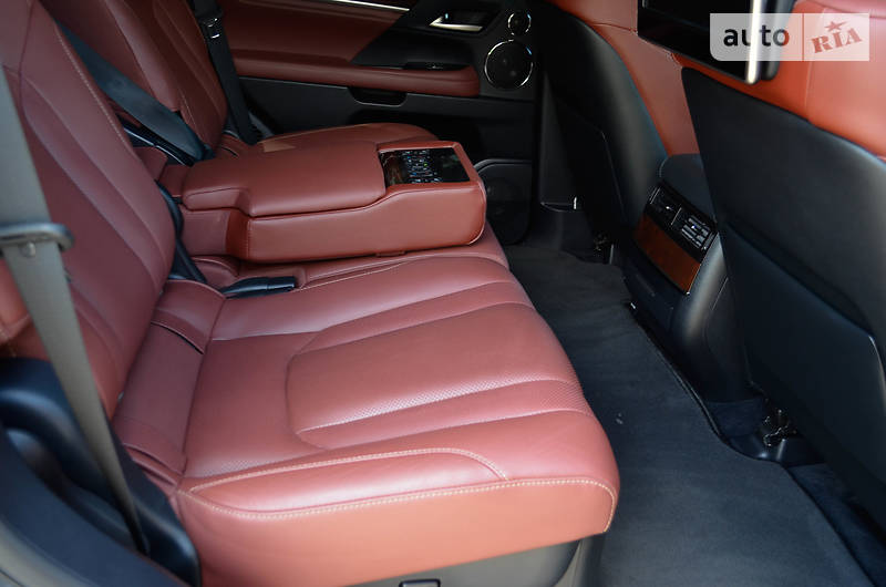 Позашляховик / Кросовер Lexus LX 2016 в Києві