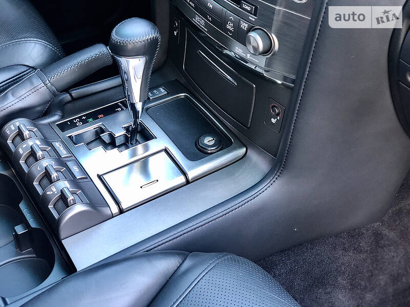 Позашляховик / Кросовер Lexus LX 2011 в Києві