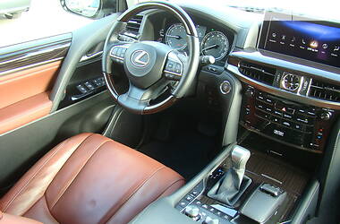 Внедорожник / Кроссовер Lexus LX 2018 в 