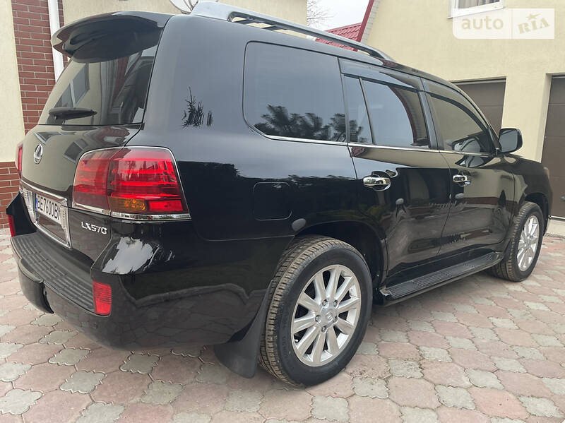 Внедорожник / Кроссовер Lexus LX 2008 в Николаеве