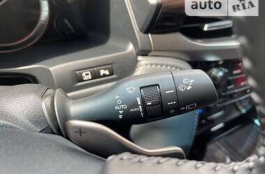 Позашляховик / Кросовер Lexus LX 2021 в 
