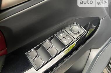 Позашляховик / Кросовер Lexus LX 2021 в 