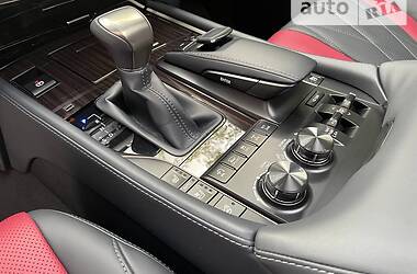 Позашляховик / Кросовер Lexus LX 2021 в 