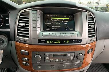Внедорожник / Кроссовер Lexus LX 2006 в 