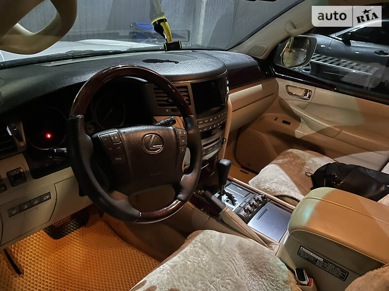 Внедорожник / Кроссовер Lexus LX 2010 в Киеве