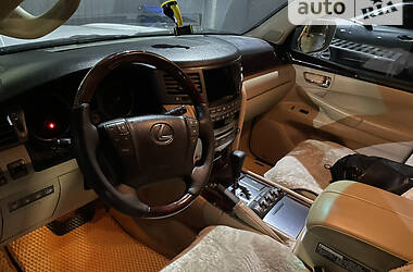 Позашляховик / Кросовер Lexus LX 2010 в 