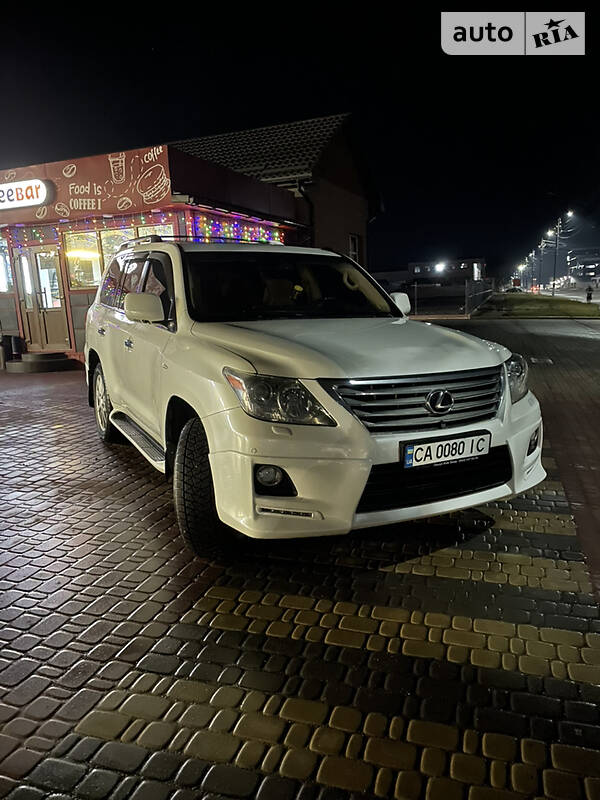 Внедорожник / Кроссовер Lexus LX 2010 в Киеве