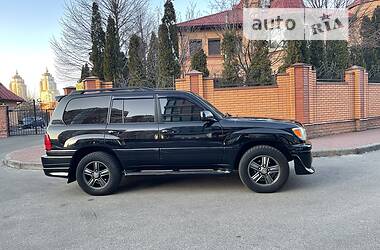 Внедорожник / Кроссовер Lexus LX 2006 в 