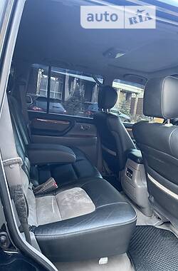 Внедорожник / Кроссовер Lexus LX 2006 в 