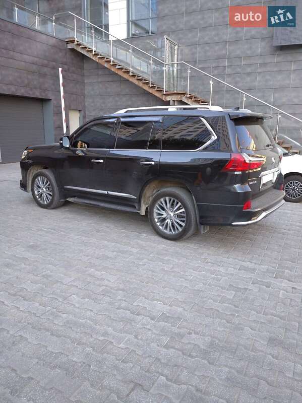 Позашляховик / Кросовер Lexus LX 2017 в Києві