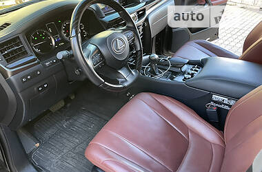 Позашляховик / Кросовер Lexus LX 2020 в 