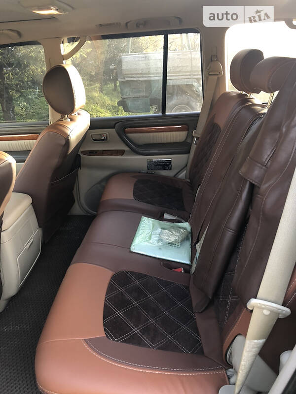 Внедорожник / Кроссовер Lexus LX 2005 в 