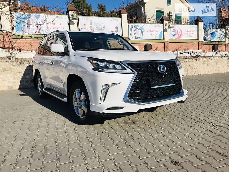 Lexus LX 2011
