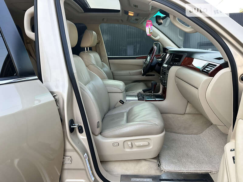 Внедорожник / Кроссовер Lexus LX 2008 в Виноградове