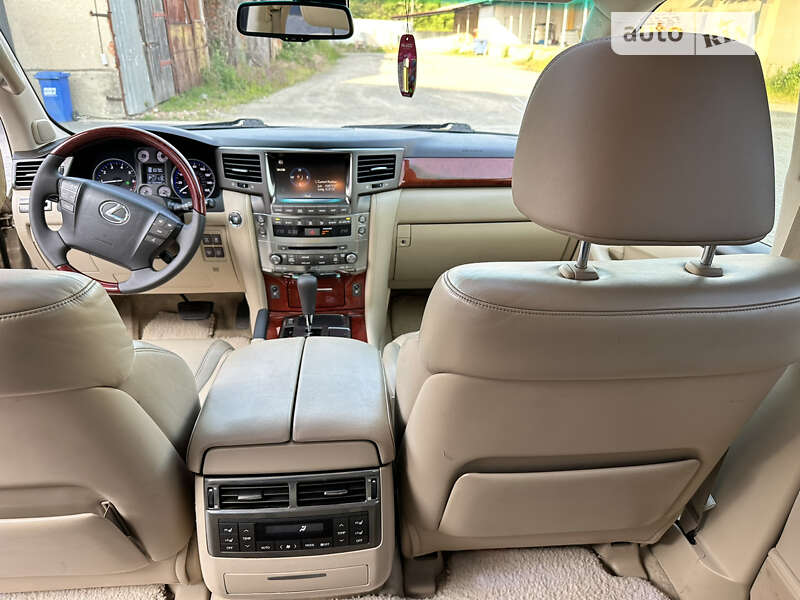 Внедорожник / Кроссовер Lexus LX 2008 в Виноградове