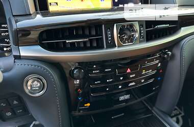 Внедорожник / Кроссовер Lexus LX 2021 в 