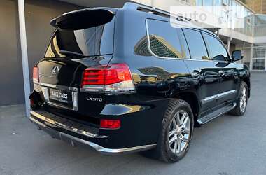 Внедорожник / Кроссовер Lexus LX 2013 в 