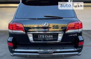 Внедорожник / Кроссовер Lexus LX 2013 в 