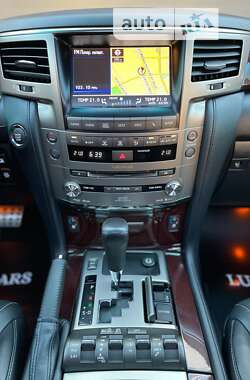 Внедорожник / Кроссовер Lexus LX 2013 в 