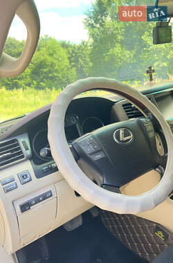 Внедорожник / Кроссовер Lexus LX 2011 в 